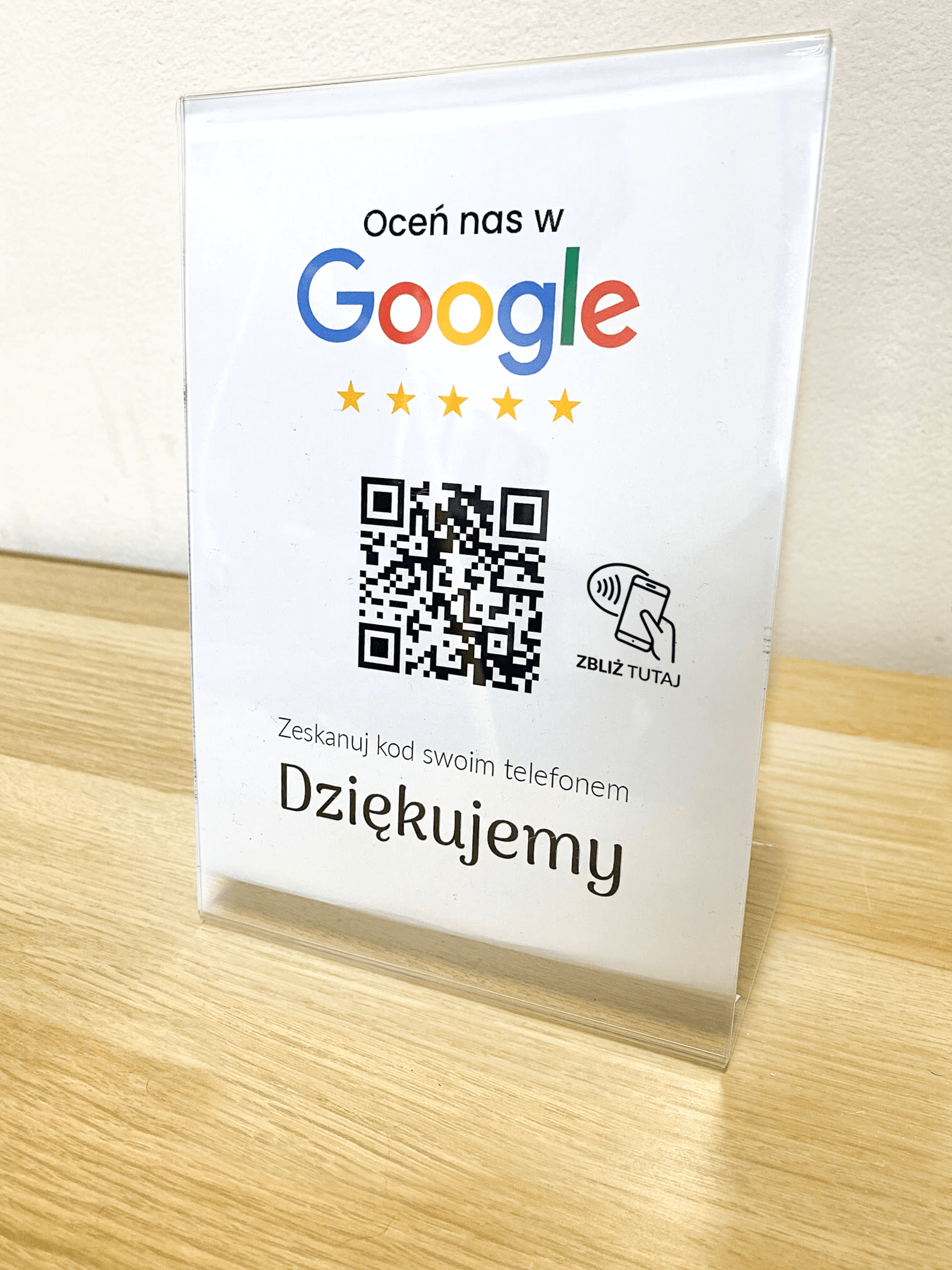 Ramka NFC z kodem QR Szablon #3 - Opinia - STAND A5 15x20 cm Pochylona PLEXA