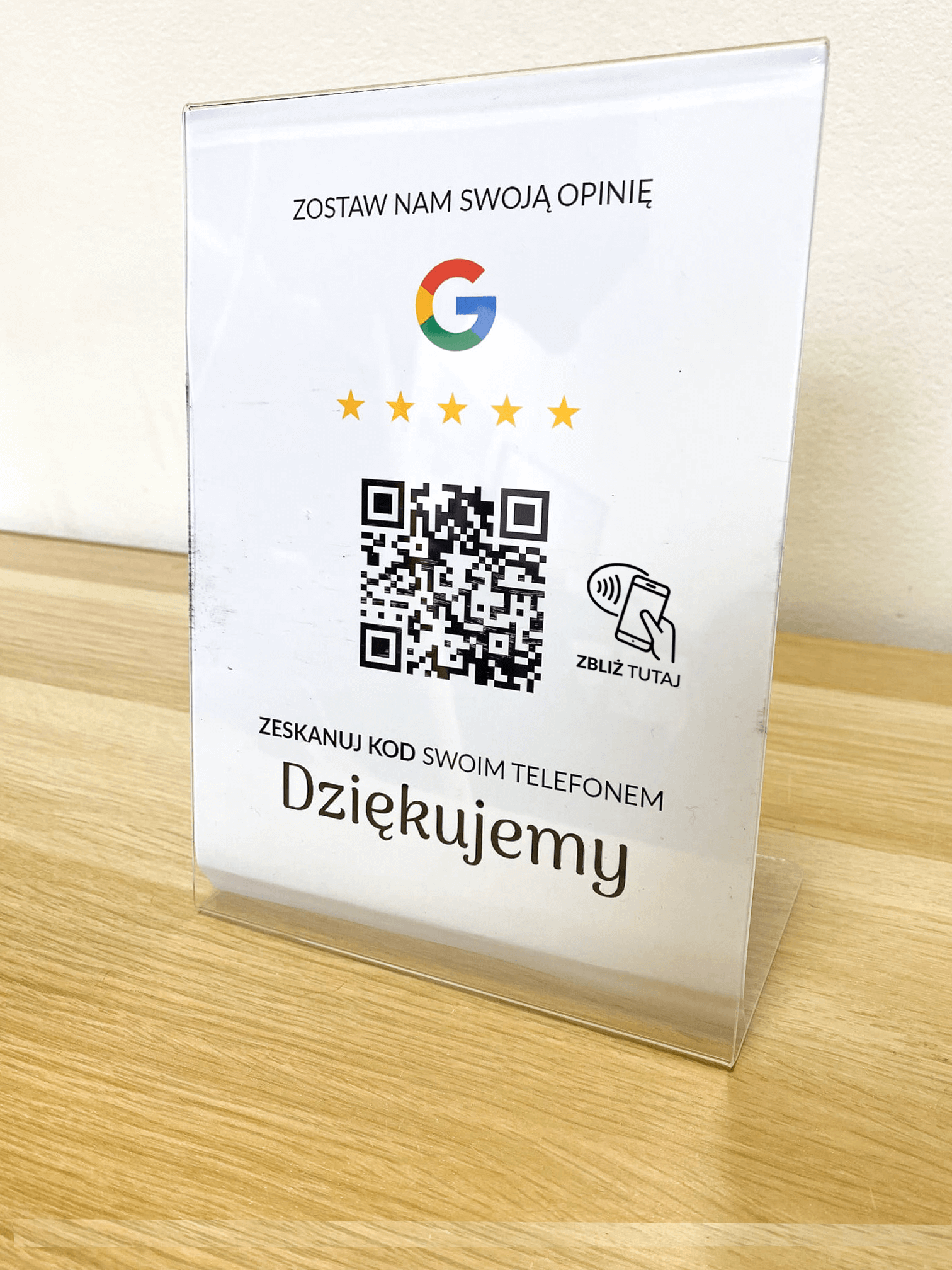 Ramka NFC z kodem QR Szablon #5 - Opinia - STAND A5 15x20 cm Pochylona PLEXA